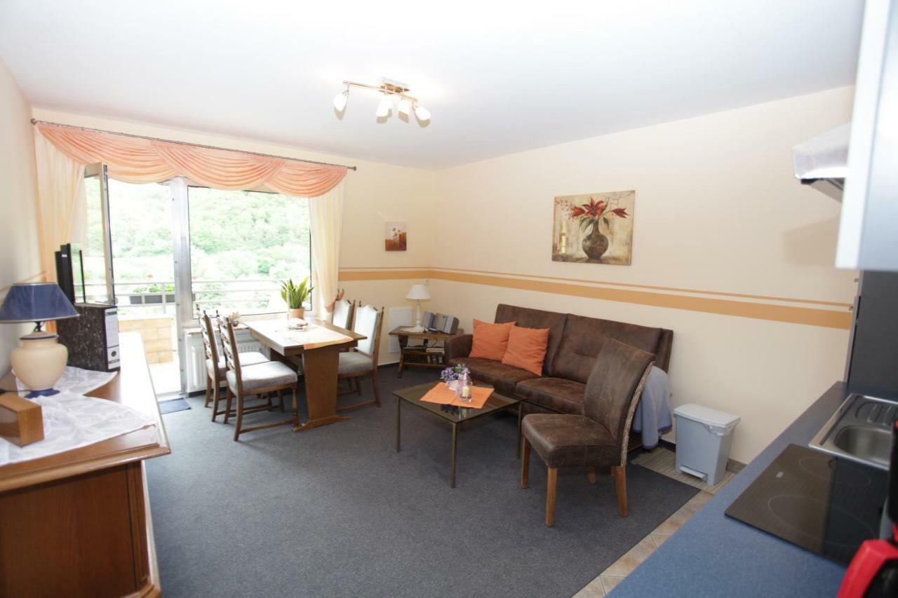 Ferienwohnung Moselblick-Stein ฟาลวิก ภายนอก รูปภาพ