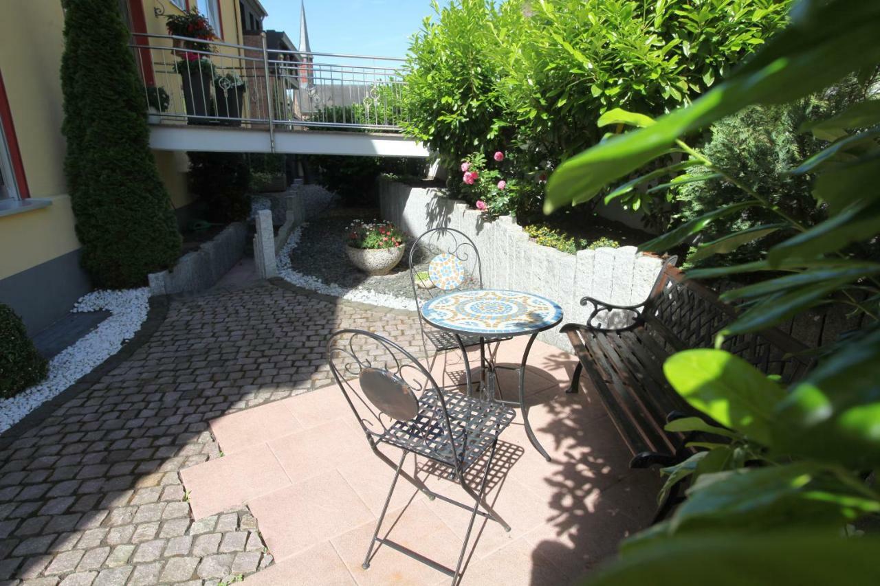 Ferienwohnung Moselblick-Stein ฟาลวิก ภายนอก รูปภาพ